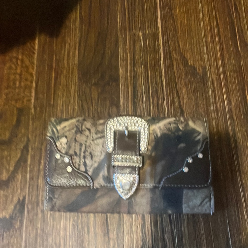 Camo wallet
